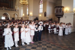 Pirmā Sv. Komūnija 2.klases skolēniem Rēzeknes Jēzus Sirds katedrālē (08.05.2016.)